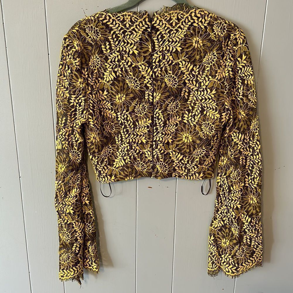 Intermix Lace Top Size P - Picture 2 of 2